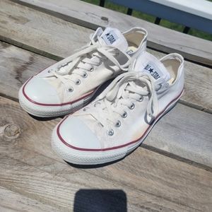 M11 W13 White Converse sneakers